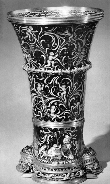 The_monkey_cup_Flemish_Burgundia_1425_1450.jpg